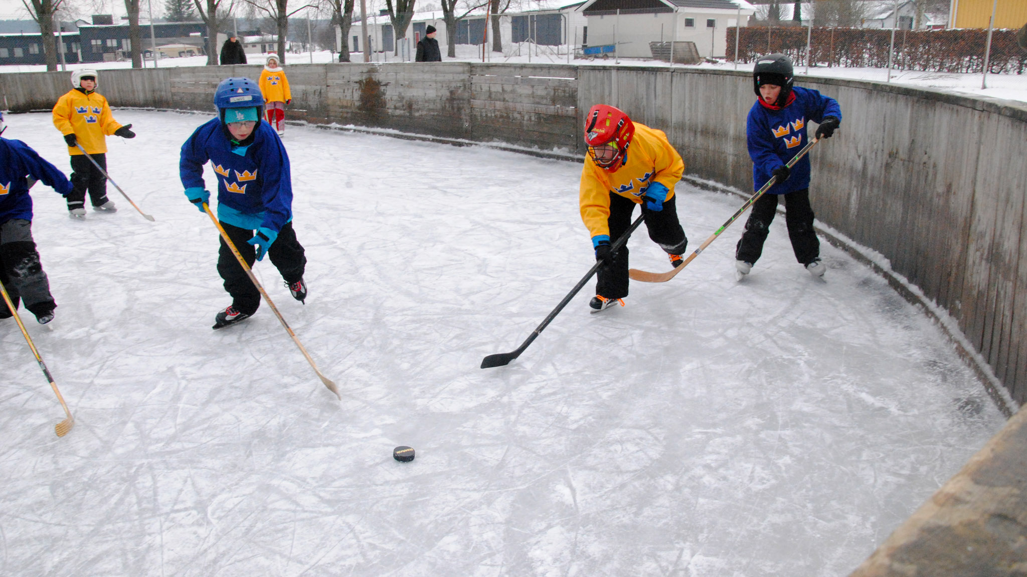 Tillsammans med Svenska ishockeyförbundet och Brösarps IF hölls Tre Kronors hockeyskola för flickor och pojkar i åldrarna 6–12 år.