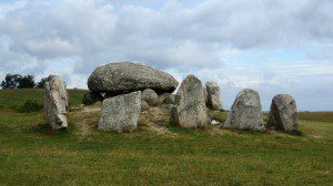 Havängsdösen är en 5 500 år gammal megalitgrav som länge låg gömd under sanden men blottades under en kraftig höststorm år 1843.