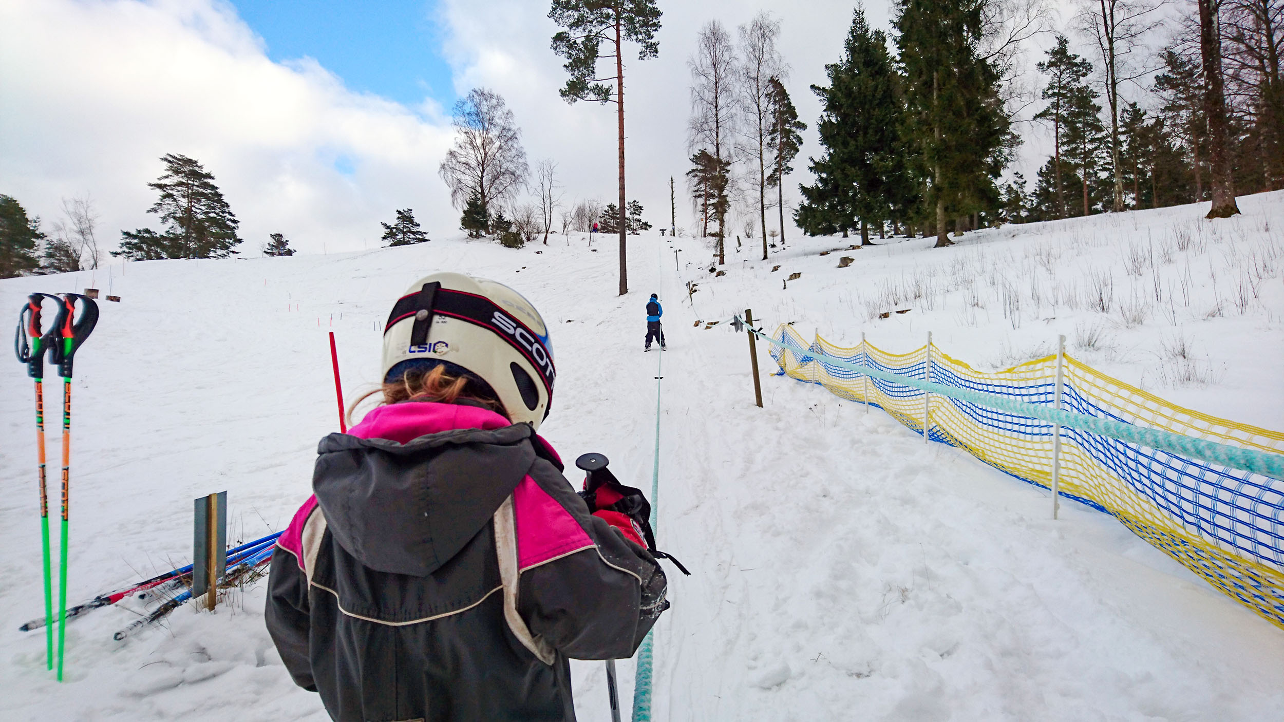 Skidliften i Brösarp invigdes nyårsdagen 1981 av Brösarps Alpina Skidklubb.